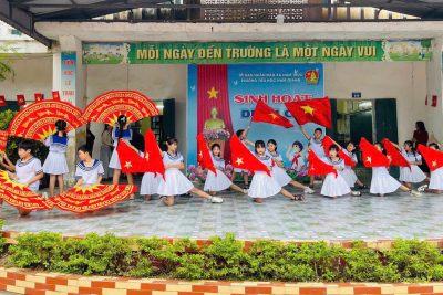 PHONG TRÀO VĂN NGHỆ – ĐIỂM SÁNG TRONG CÁC HOẠT ĐỘNG GIÁO DỤC NGOÀI GIỜ LÊN LỚP CỦA NHÀ TRƯỜNG